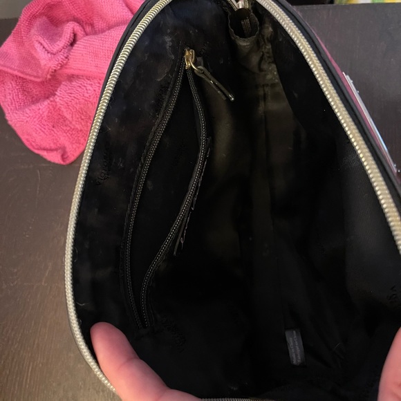 Pink Victoria's Secret makeup bag - Picture 4 of 4